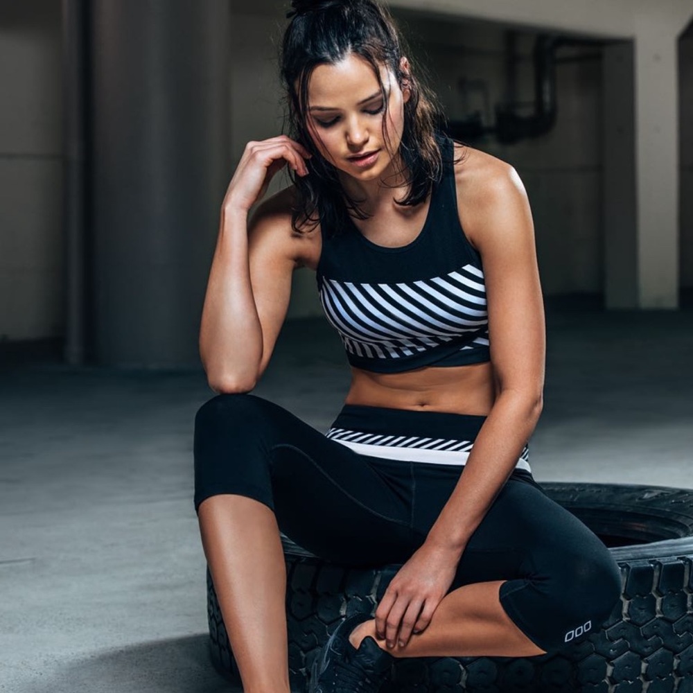 Lorna Jane crop top